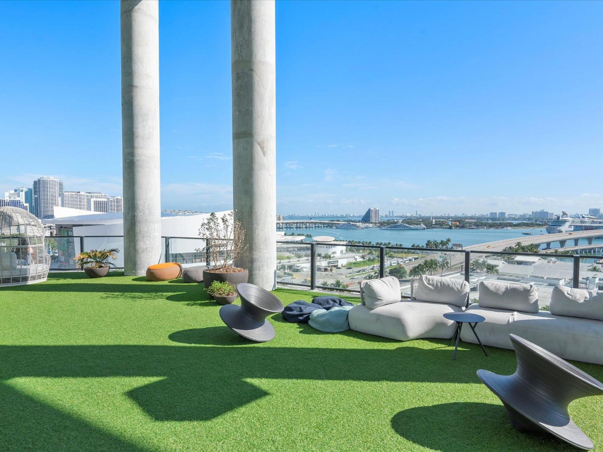 Mvr - 5-star Pool & Private Balcony * Miami